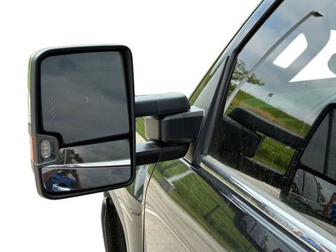 Used 2018 GMC Sierra 3500 Denali w/ Duramax Plus Package AWD/4WD image 10
