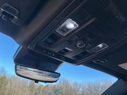 Used 2022 Cadillac Escalade ESV Sport w/ Touring Package image 28