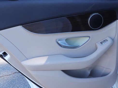 Used 2016 Mercedes-Benz C 300 Sedan image 11