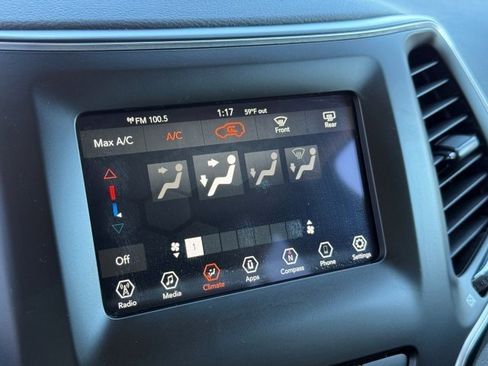 Used 2021 Jeep Cherokee Latitude image 24