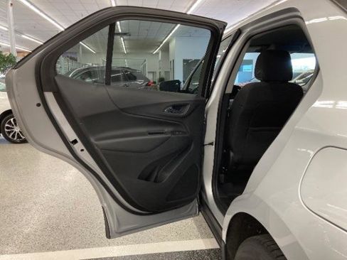 Used 2018 Chevrolet Equinox LT image 33