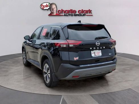 Used 2023 Nissan Rogue SV FWD image 3