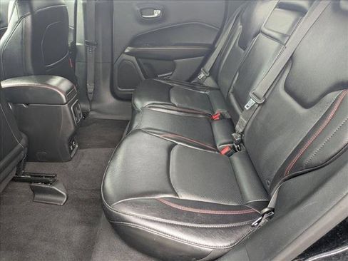 Used 2017 Jeep Compass Trailhawk w/ Leather Interior Group AWD/4WD image 17