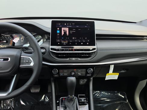 New 2026 Jeep Compass Latitude AWD/4WD image 12