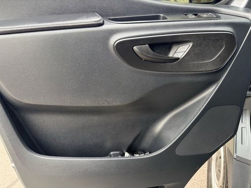 Used 2019 Mercedes-Benz Sprinter 2500 image 16