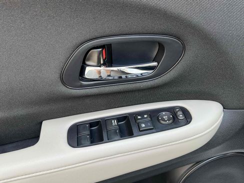 Used 2022 Honda HR-V LX image 79