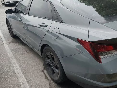 Used 2021 Hyundai Elantra SEL FWD image 4
