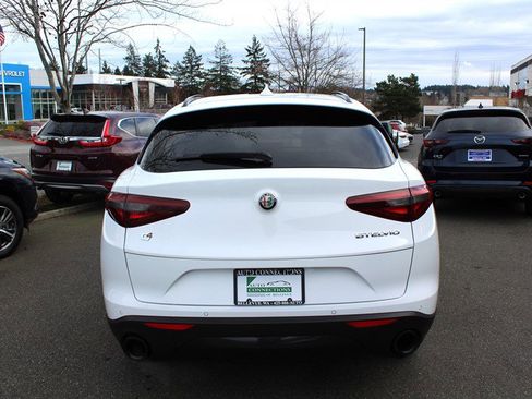 Used 2022 Alfa Romeo Stelvio Sprint image 4