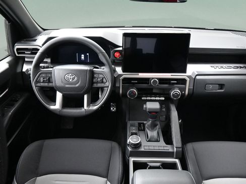 New 2026 Toyota Tacoma Limited AWD/4WD image 31
