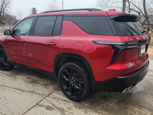 Used 2024 Chevrolet Traverse RS image 5
