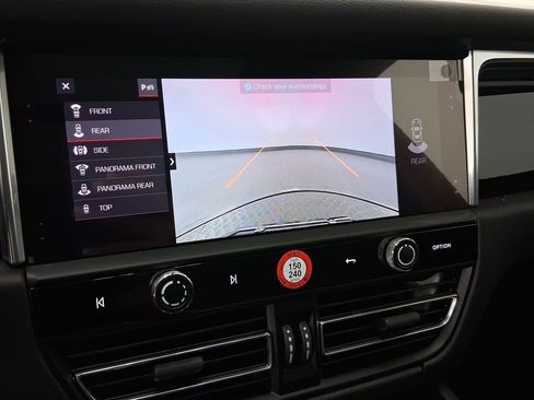 Used 2026 Porsche Macan image 26