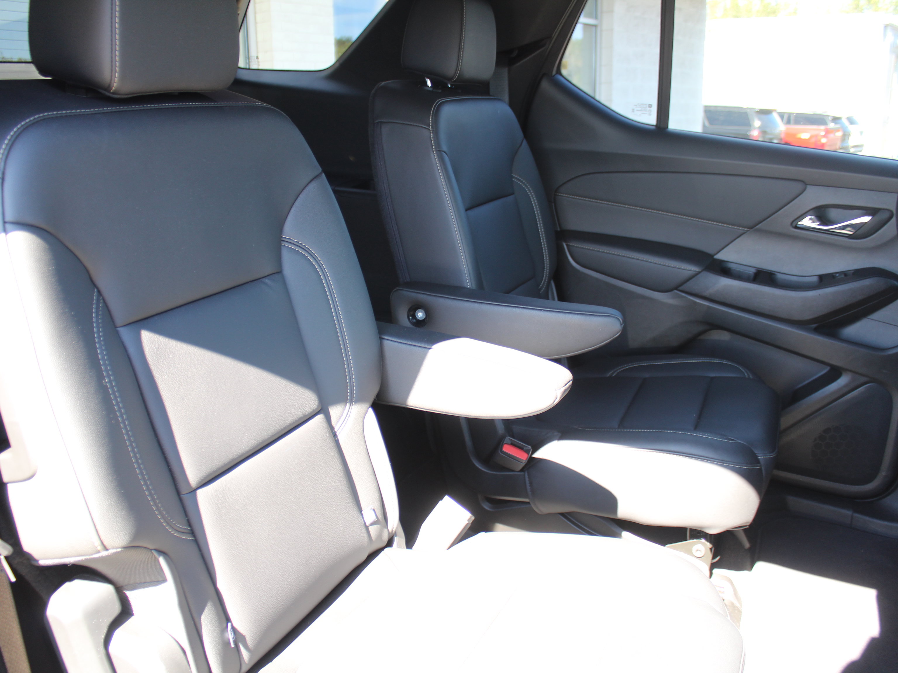 Used 2023 Chevrolet Traverse LT AWD/4WD image 27