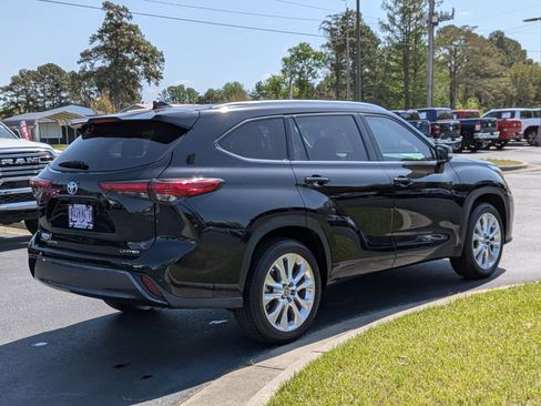Used 2023 Toyota Highlander Limited image 5