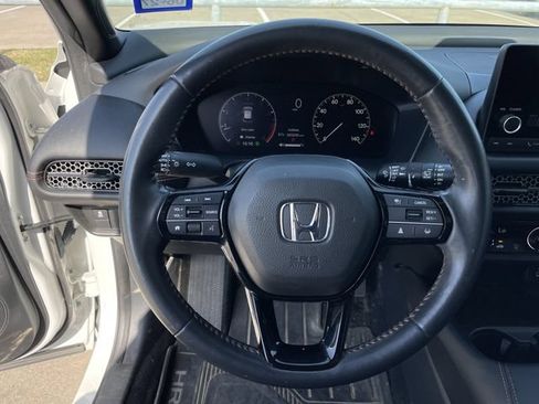 Used 2025 Honda HR-V Sport image 11