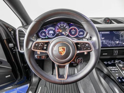 Used 2023 Porsche Cayenne Platinum Edition AWD/4WD image 19