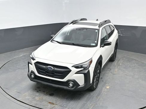 Used 2025 Subaru Outback Onyx Edition AWD/4WD image 18