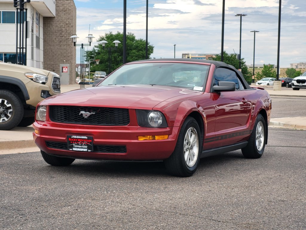 Used 2007 Ford Mustang Convertible RWD image 8