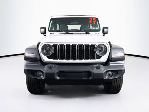 Used 2025 Jeep Wrangler Sport image 3