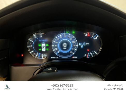 Used 2018 Cadillac Escalade Premium Luxury AWD/4WD image 16