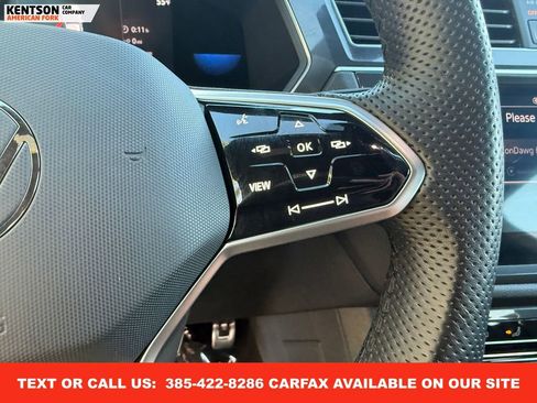 Used 2022 Volkswagen Tiguan SE R-Line image 18