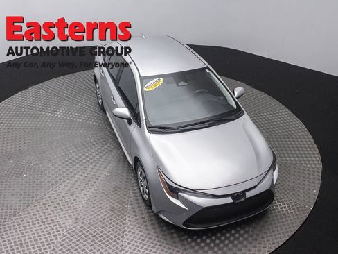Used 2024 Toyota Corolla LE FWD image 3