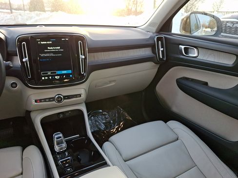 Used 2023 Volvo XC40 B5 Plus w/ Driver Assist Package image 16