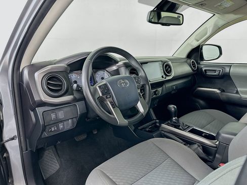 Used 2020 Toyota Tacoma SR5 image 9