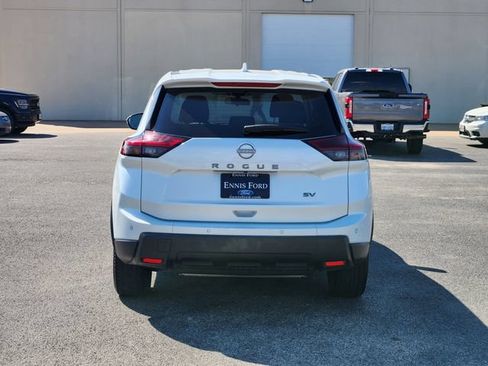 Used 2024 Nissan Rogue SV FWD image 5