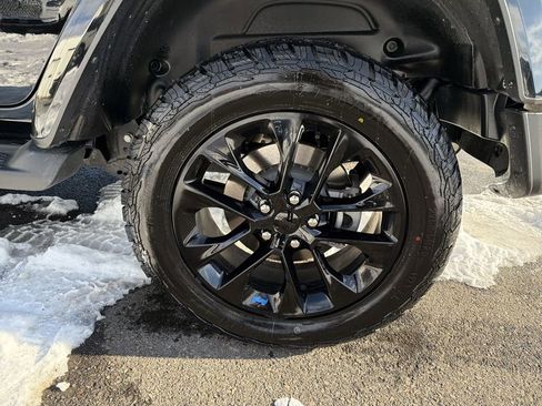 Used 2023 Jeep Wrangler Unlimited Sahara w/ Cold Weather Group image 31