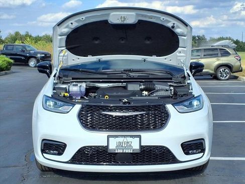 New 2026 Chrysler Pacifica Select image 23