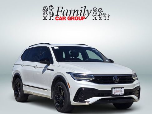Used 2023 Volkswagen Tiguan SE R-Line FWD image 2