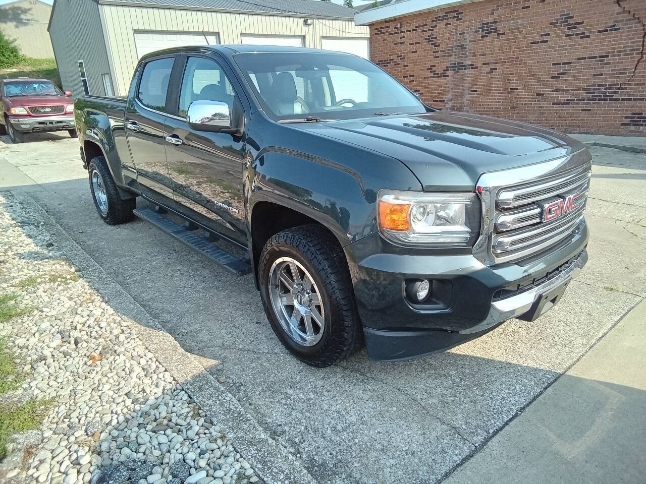Used 2017 GMC Canyon SLT AWD/4WD image 2