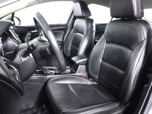 Used 2018 Chevrolet Cruze Premier image 27