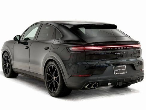 New 2026 Porsche Cayenne S image 3