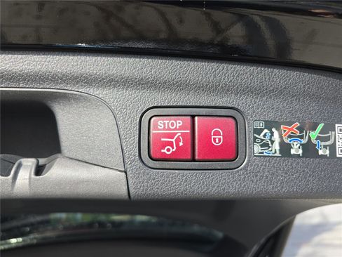 Used 2025 Mercedes-Benz GLE 350 4MATIC image 6