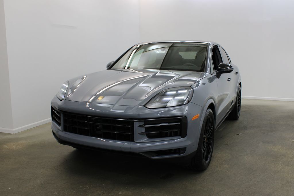 Used 2025 Porsche Cayenne S AWD/4WD image 12