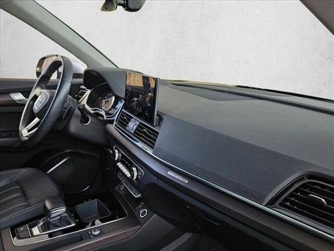 Used 2022 Audi Q5 2.0T Premium image 24