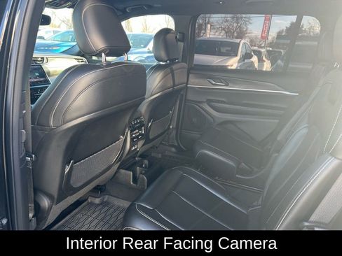 Used 2024 Jeep Grand Cherokee L Limited w/ Black Appearance Package image 18