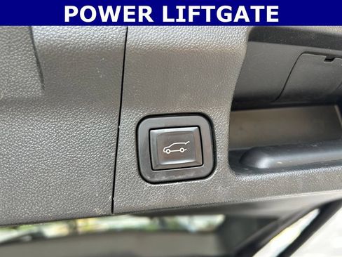 Used 2017 GMC Acadia SLT AWD/4WD image 17