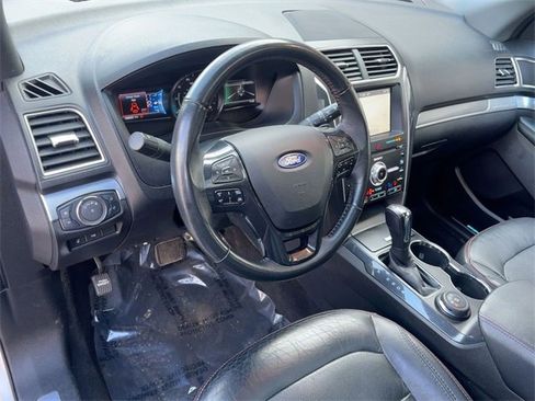 Used 2019 Ford Explorer Sport image 11