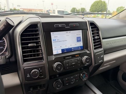 Used 2021 Ford F250 XLT w/ XLT Premium Package AWD/4WD image 18