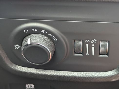 Used 2021 Jeep Grand Cherokee L Laredo w/ Luxury Tech Group I RWD image 22