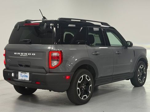 Used 2021 Ford Bronco Sport Outer Banks w/ Outer Banks Package (96D) image 4