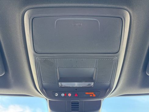 Used 2025 Chevrolet Traverse LT AWD/4WD image 42