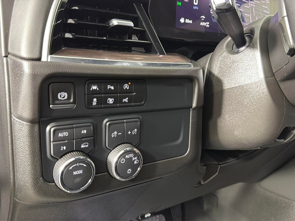 Used 2025 Chevrolet Tahoe LT AWD/4WD image 20