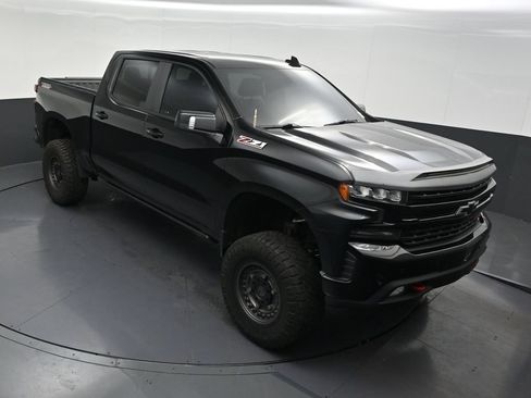 Used 2019 Chevrolet Silverado 1500 LT Trail Boss AWD/4WD image 21