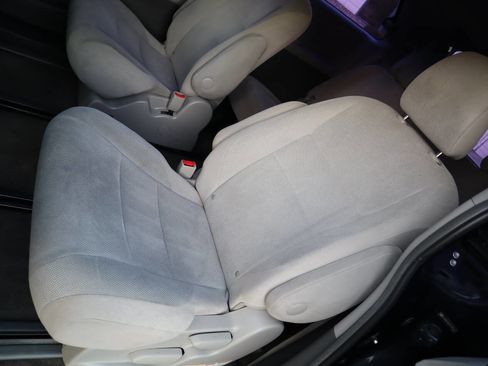 Used 2015 Toyota Sienna L image 26