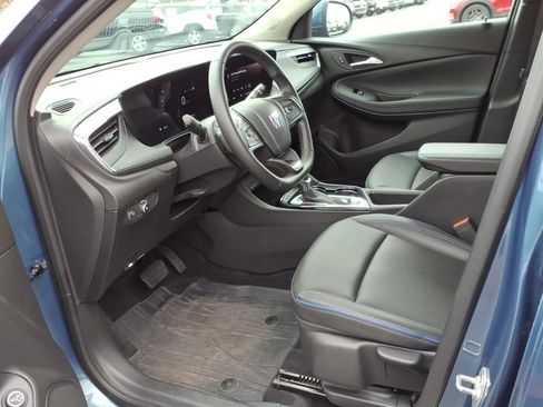 Used 2025 Buick Encore GX Sport Touring FWD image 10