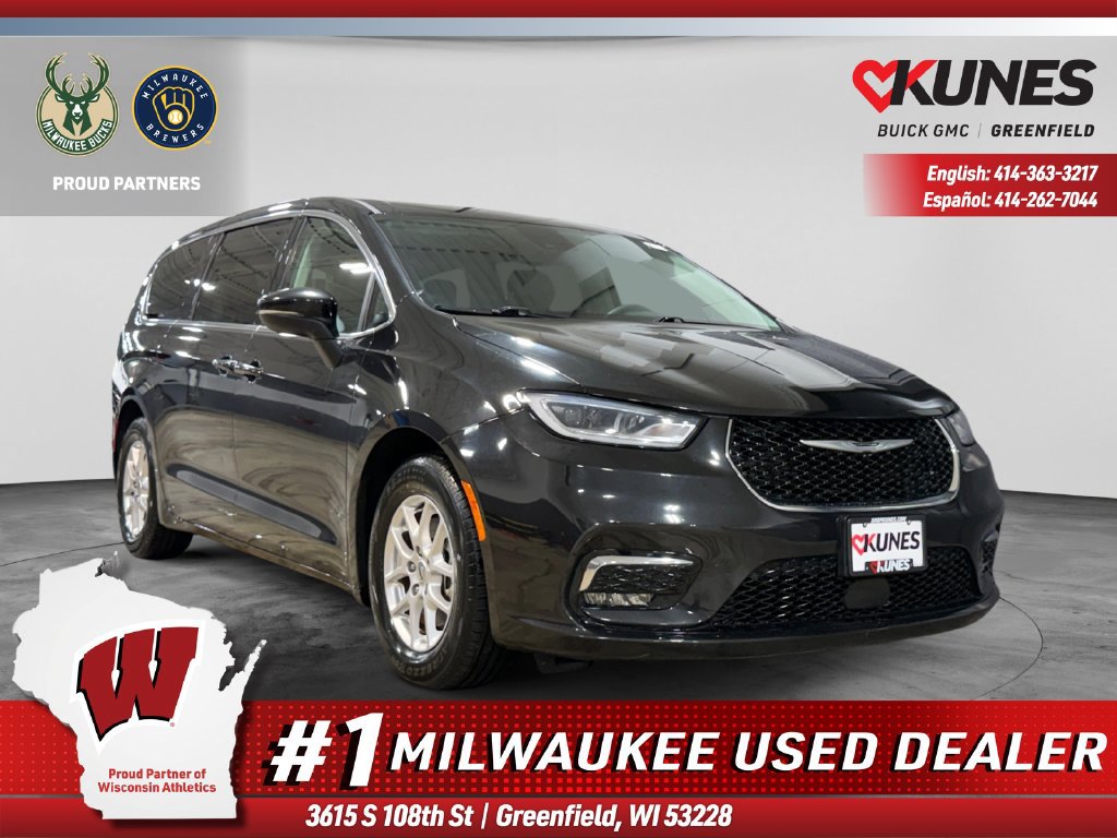 Used 2023 Chrysler Pacifica Touring-L FWD image 1