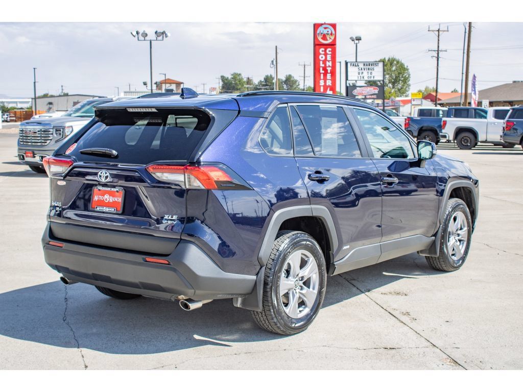 Used 2025 Toyota RAV4 XLE w/ Convenience Package AWD/4WD image 8